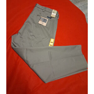 NWT DOCKERS D3 Classic Fit Men's Pleated Front Khaki Chino Pants Size 40 x 29